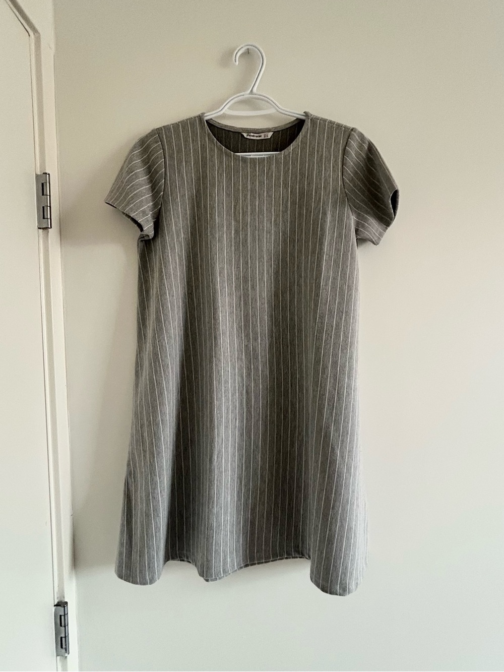 Stradivarius Pinstripe A-Line Short Sleeve Dress (Size M)